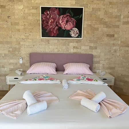 Gjinaj Apartments 울친 외부 사진