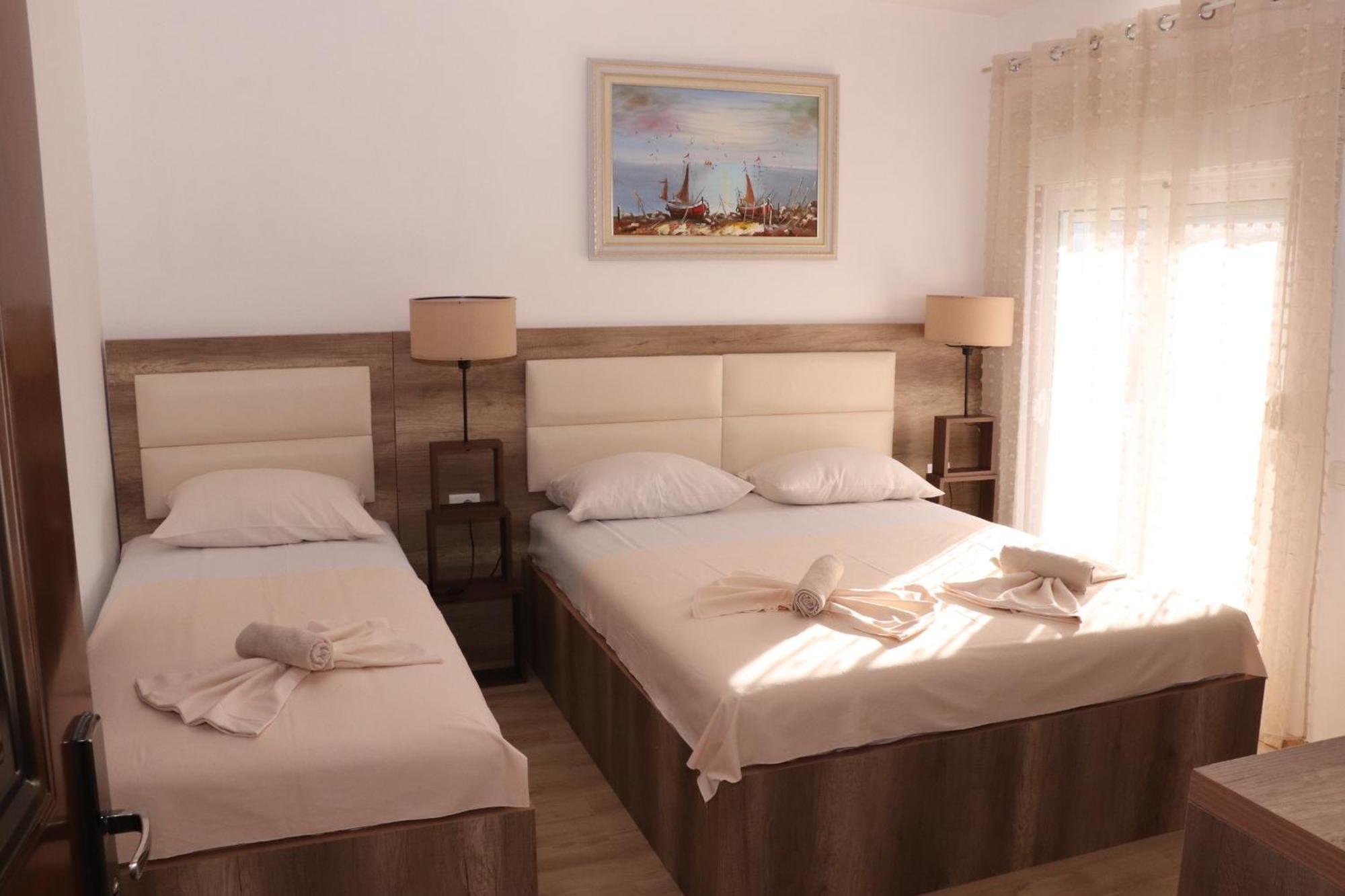 Gjinaj Apartments 울친 외부 사진