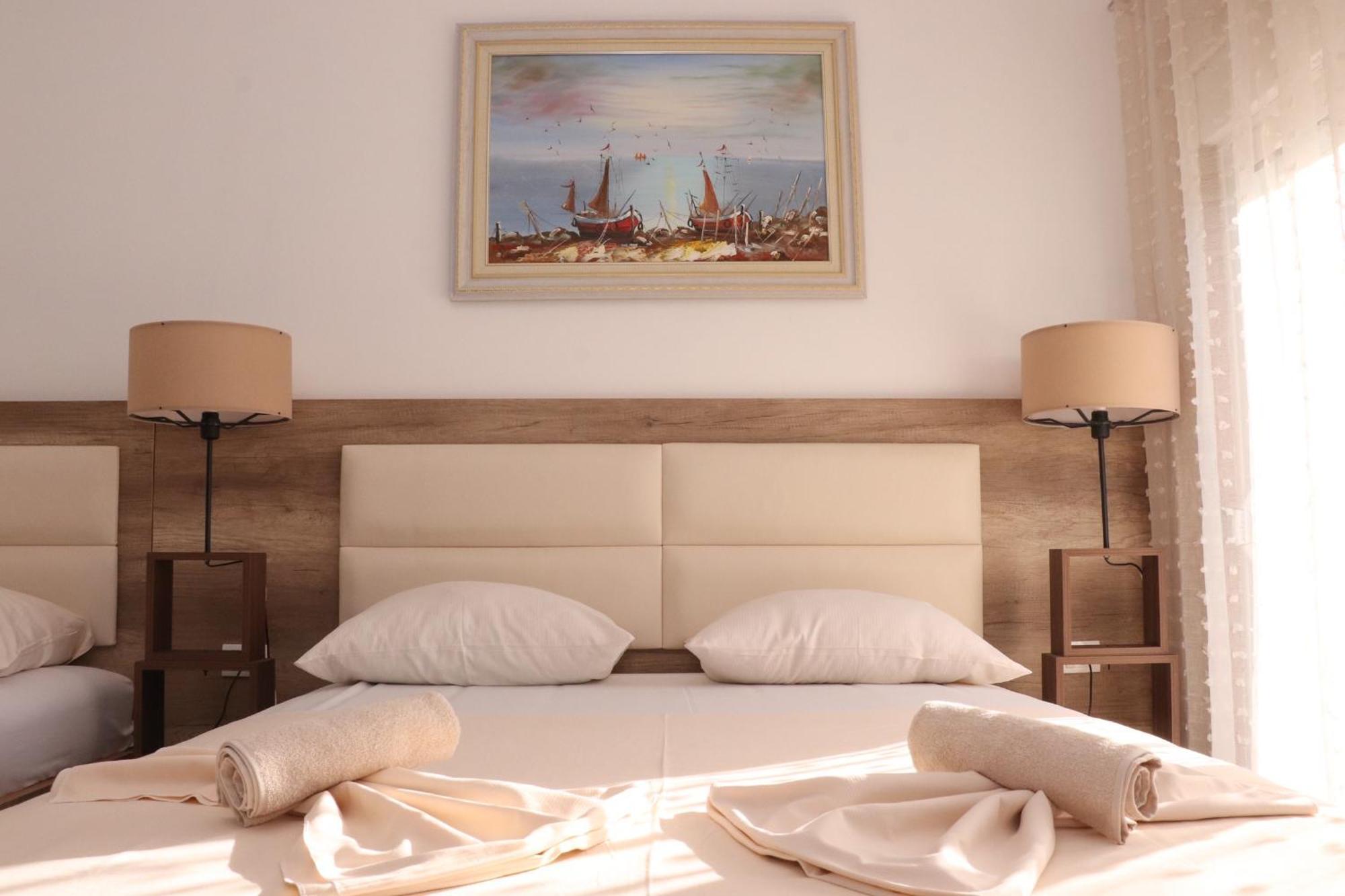 Gjinaj Apartments 울친 외부 사진