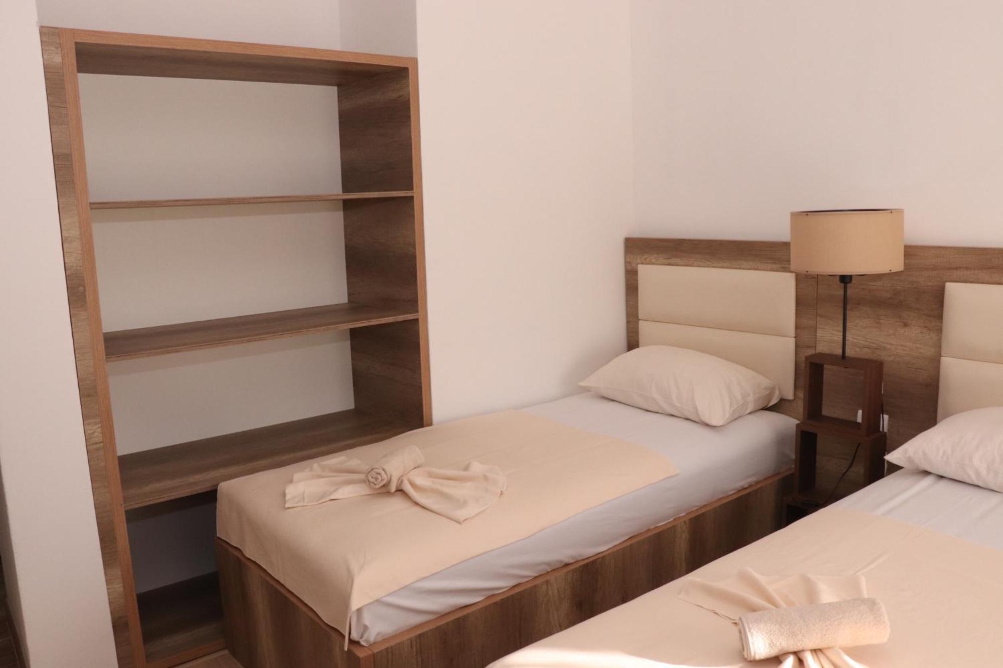 Gjinaj Apartments 울친 외부 사진
