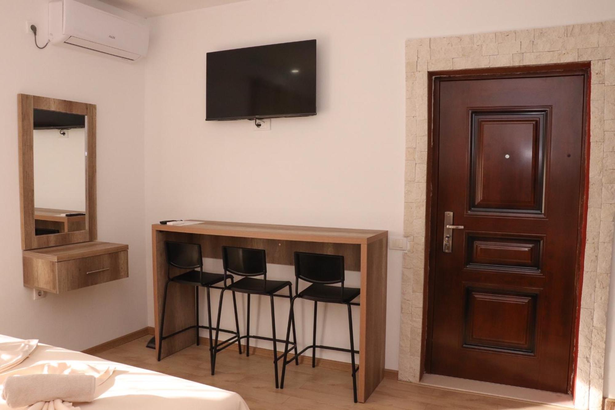 Gjinaj Apartments 울친 외부 사진