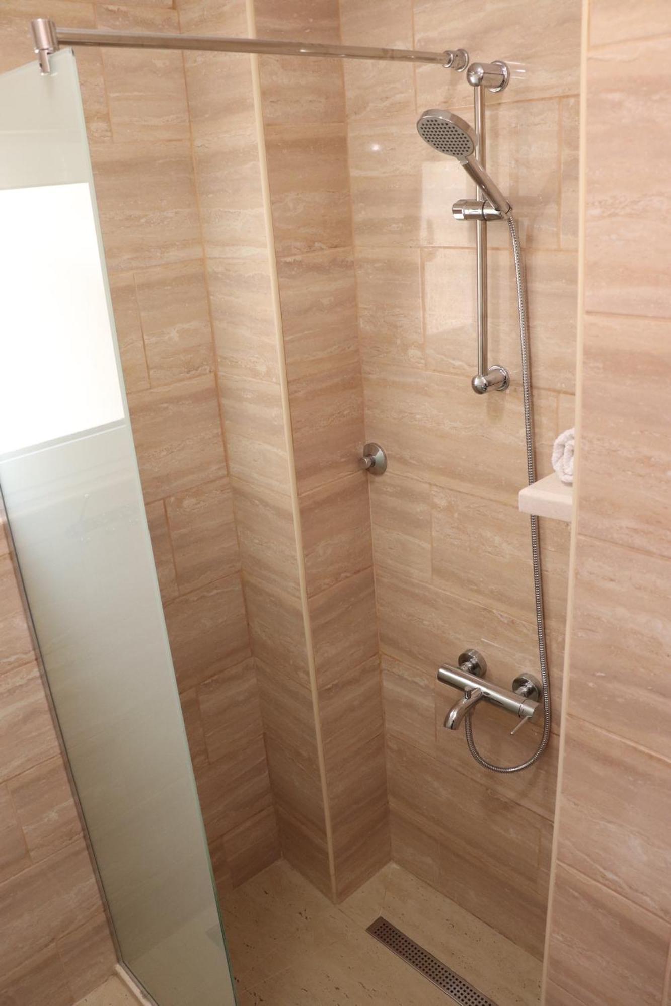 Gjinaj Apartments 울친 외부 사진