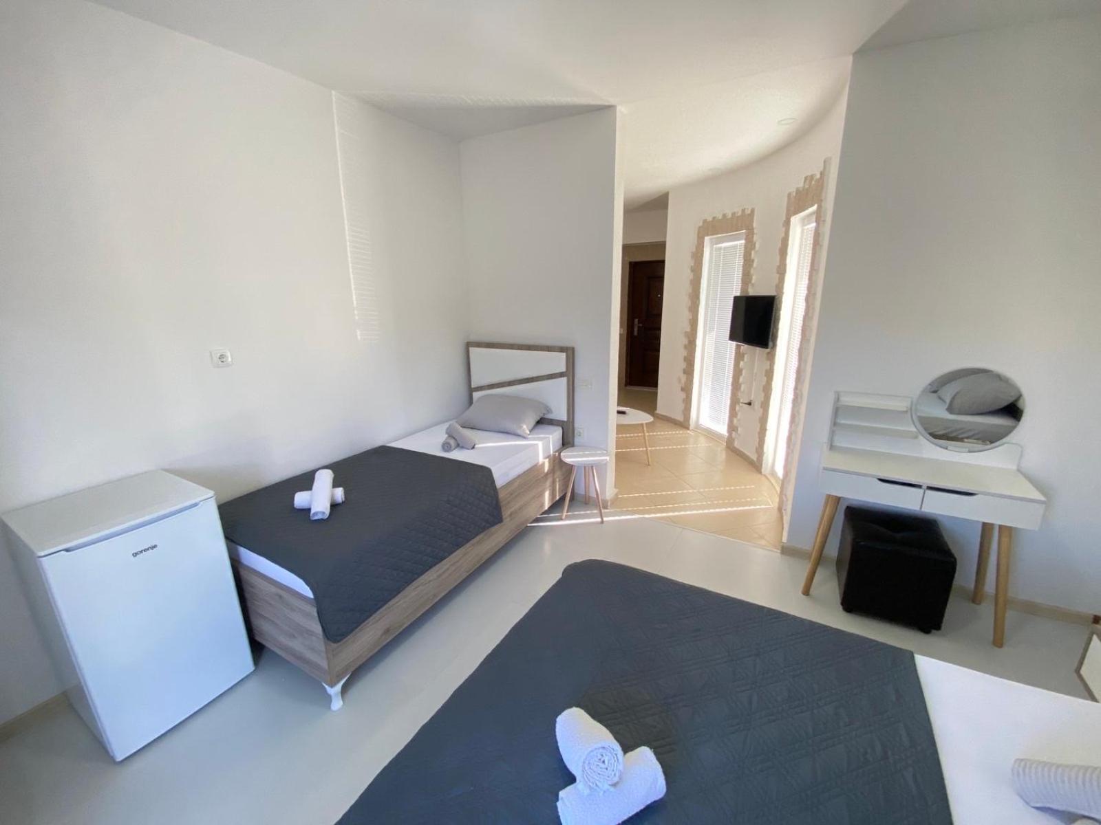 Gjinaj Apartments 울친 외부 사진