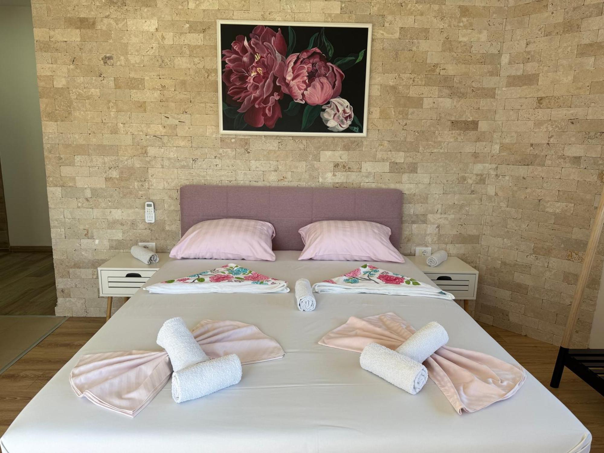 Gjinaj Apartments 울친 외부 사진