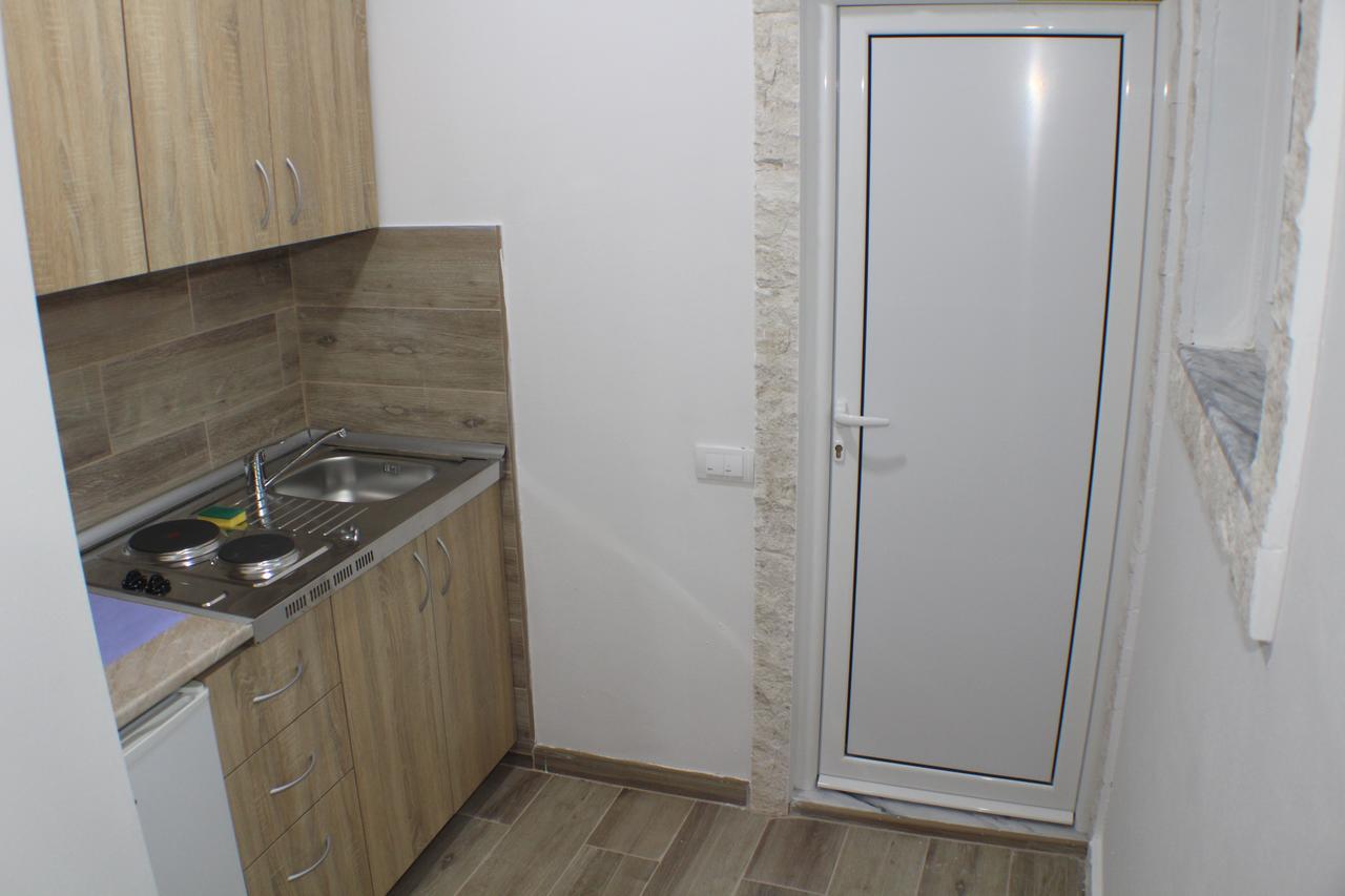 Gjinaj Apartments 울친 외부 사진