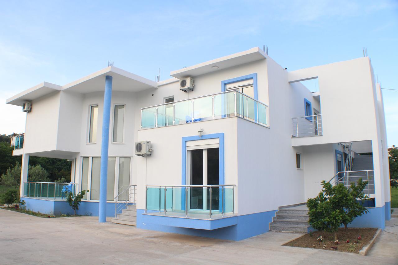 Gjinaj Apartments 울친 외부 사진