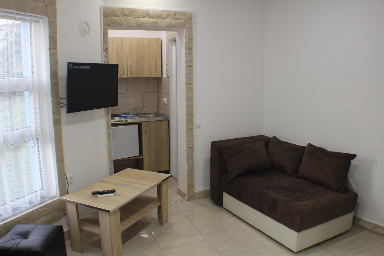 Gjinaj Apartments 울친 외부 사진